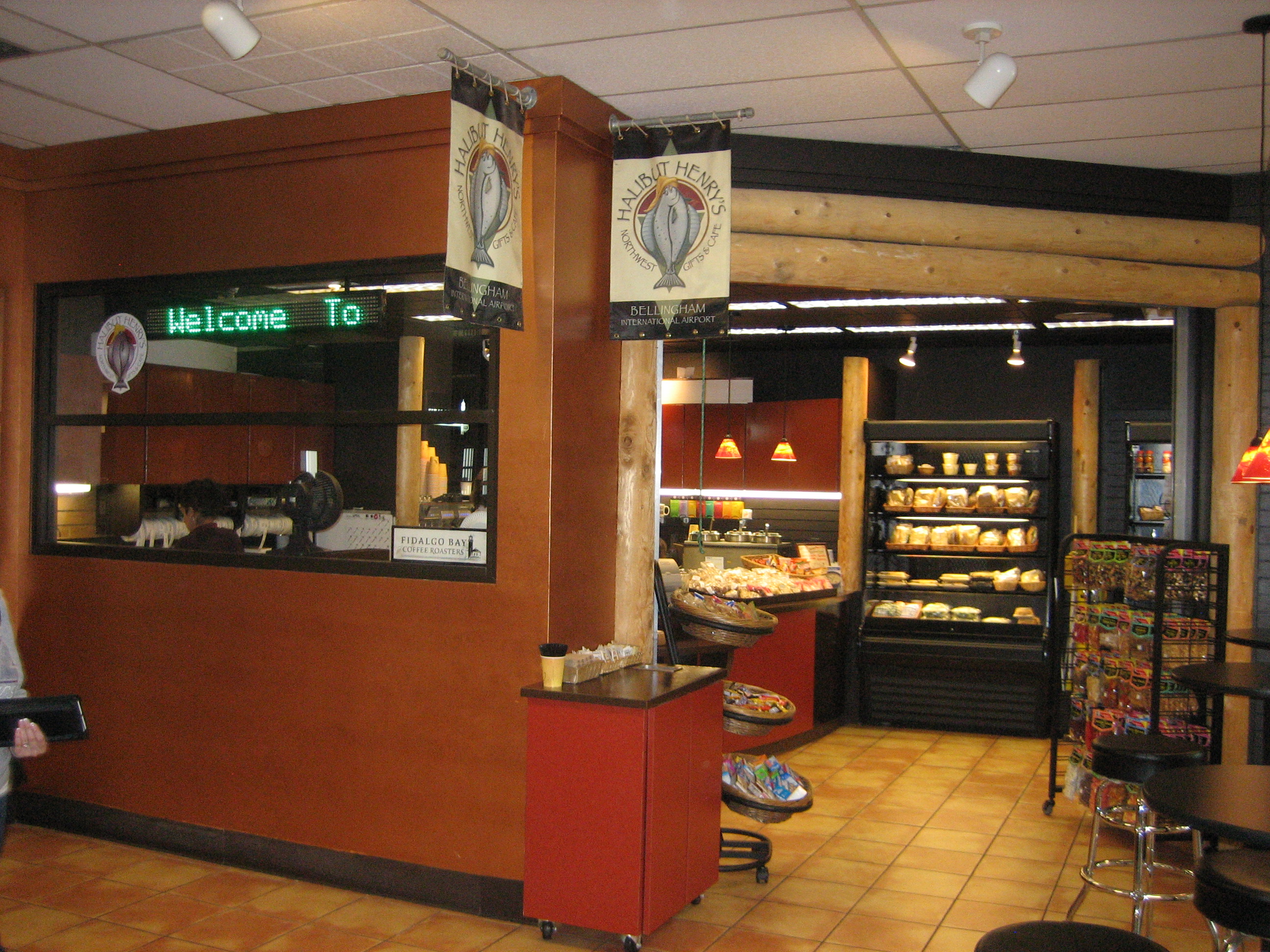 Halibut Henry's Northwest Gifts and Cafe - Landside